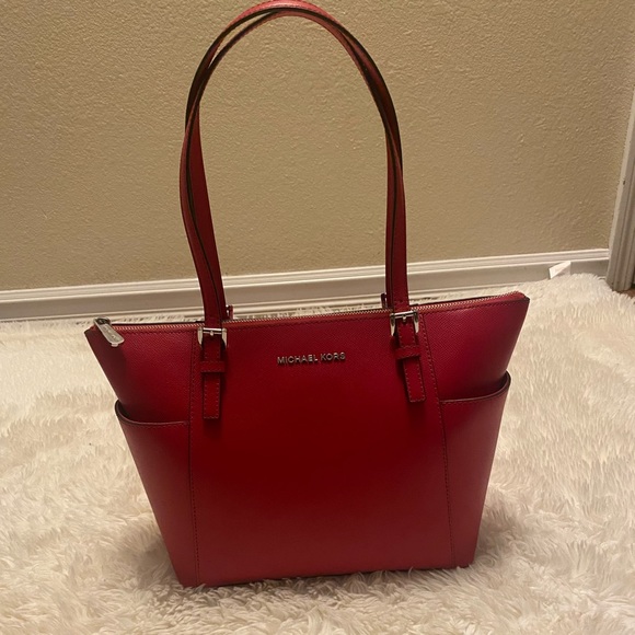 Michael Kors
Jet Set East West Logo Charm Saffiano Leather Tote Bag - Picture 4 of 7